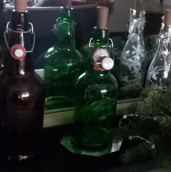 Vintage Ginger Beer green bottle with fitted string lights - Picture 3 of 5